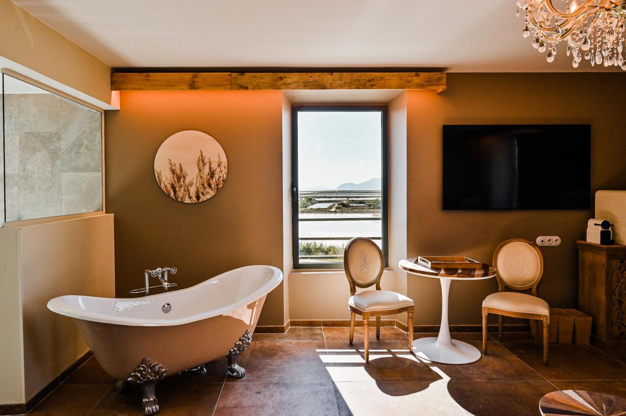 Junior King Suite