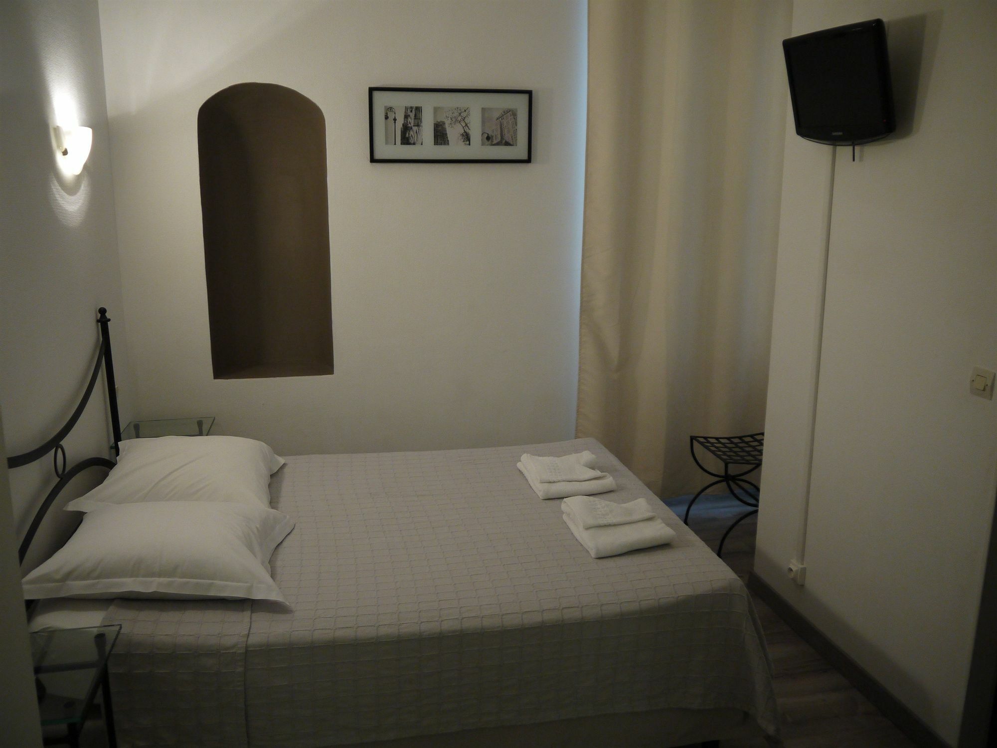 Budget Double Room,130489247:JPEG